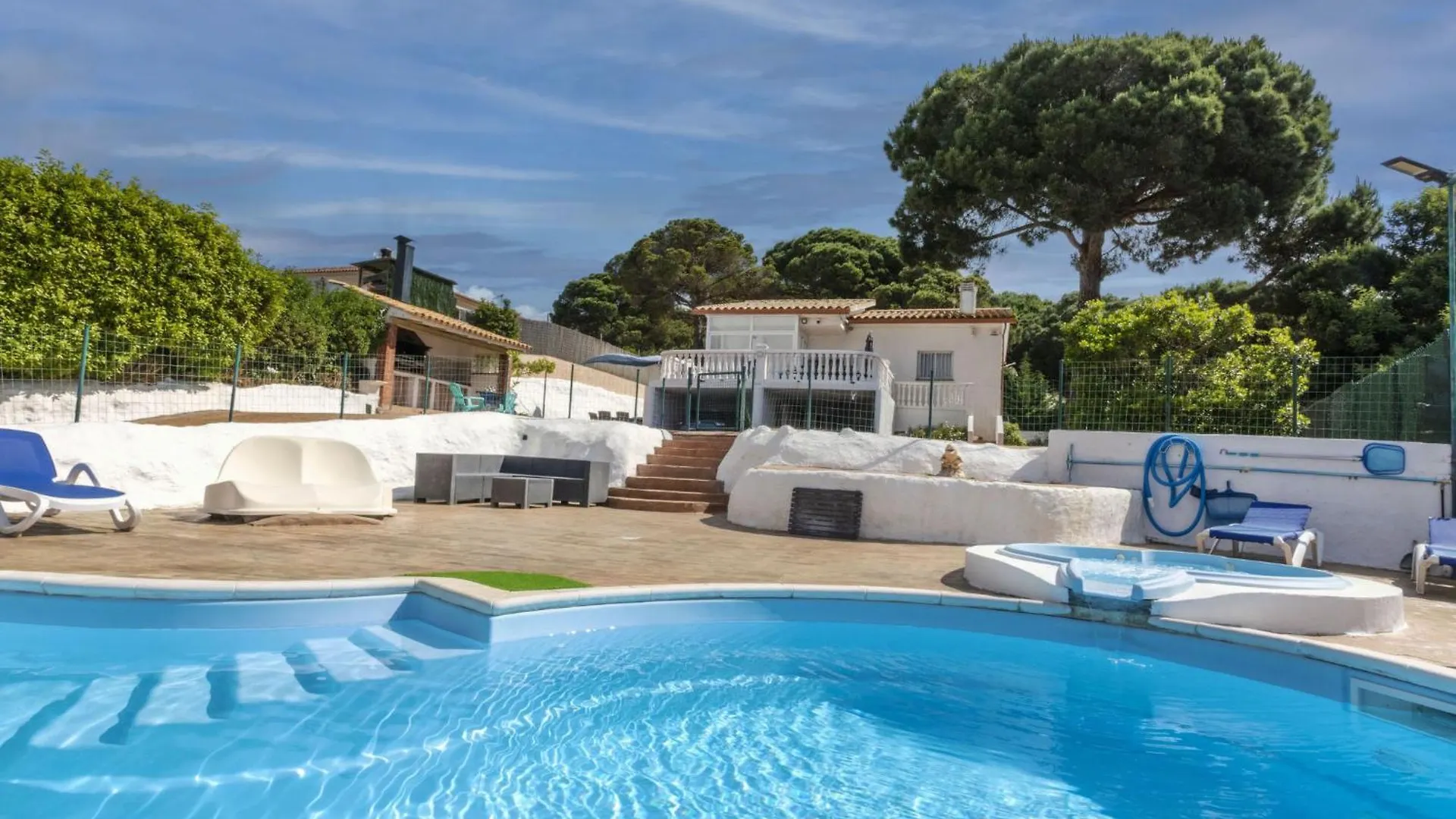 Holiday Home Mercury By Interhome location